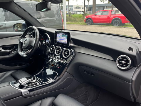 Mercedes-Benz GLC Coupé 350e 4Matic AMG|Schuifdak|360Camera|Carplay|Keyless|Leder|Navi|320PK