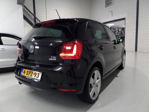 Volkswagen Polo 1.2 TSI Highline "Origineel NL!" 1e eigenaar! Trekhaak Bluetooth Parkeersensoren Cruise Climatronic 17"Velgen