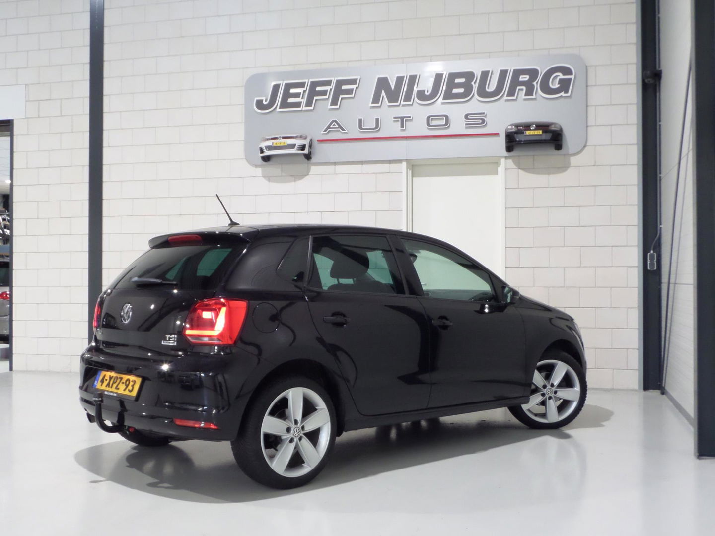 Volkswagen Polo 1.2 TSI Highline "Origineel NL!" 1e eigenaar! Trekhaak Bluetooth Parkeersensoren Cruise Climatronic 17"Velgen