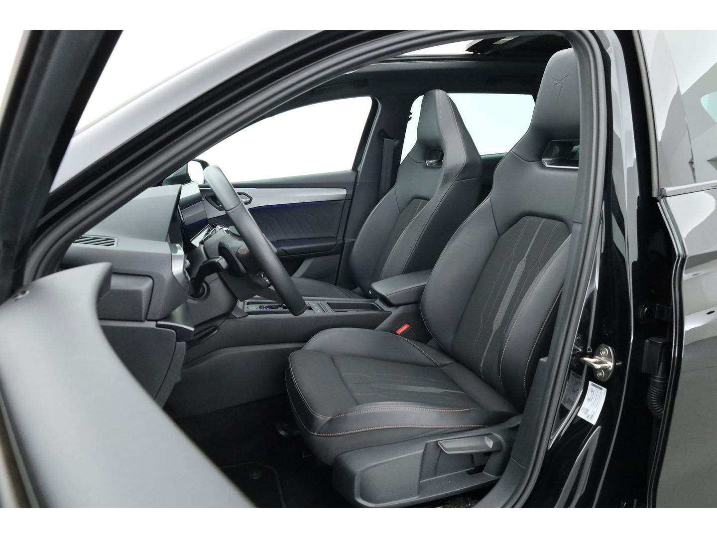 CUPRA Leon Sportstourer 1.4 e-Hybrid VZ 245pk | Pano | Adapt. Cruise | CarPlay | Stoel-Stuurverw. | Camera