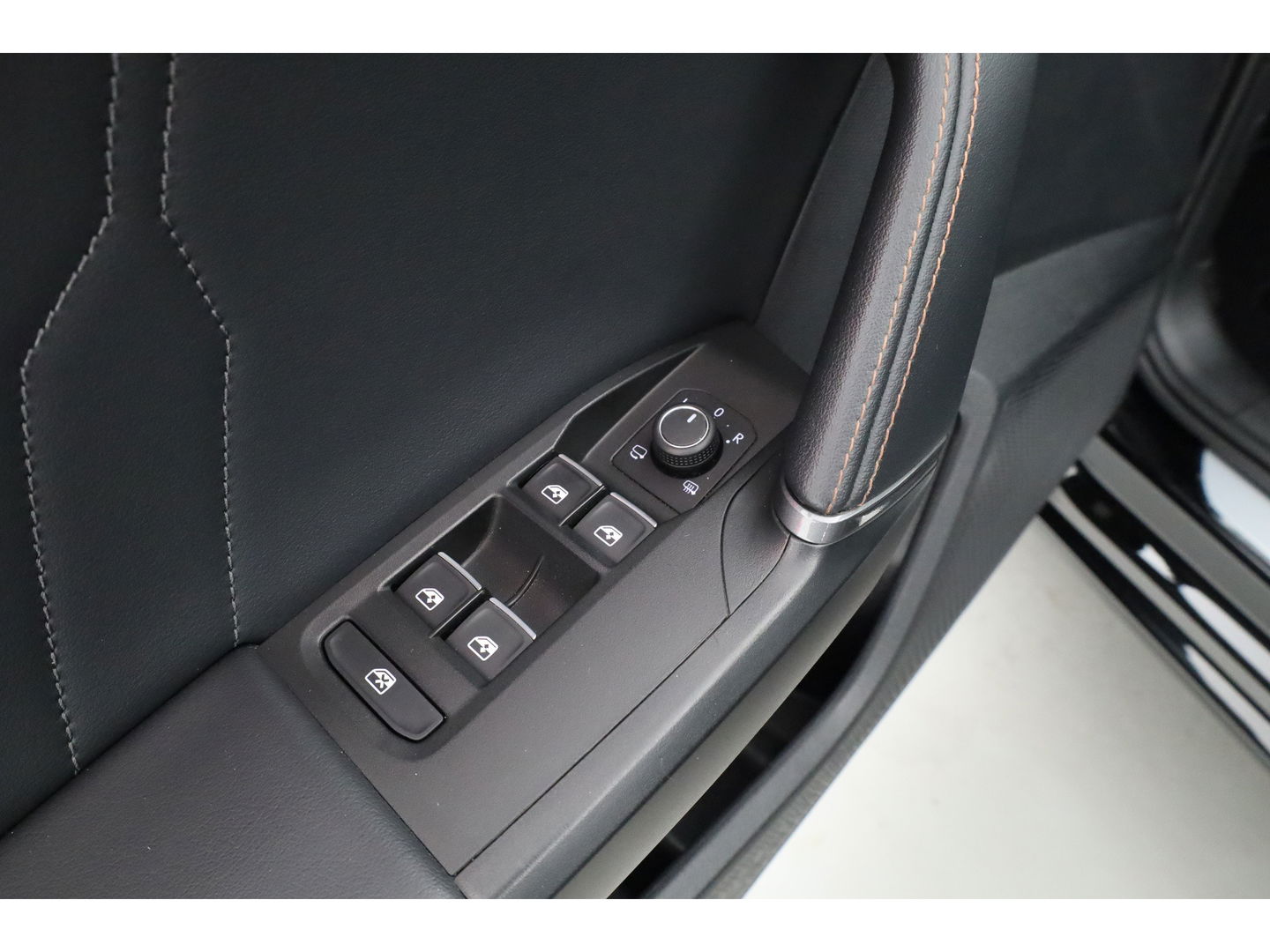 CUPRA Leon Sportstourer 1.4 e-Hybrid VZ 245pk | Pano | Adapt. Cruise | CarPlay | Stoel-Stuurverw. | Camera