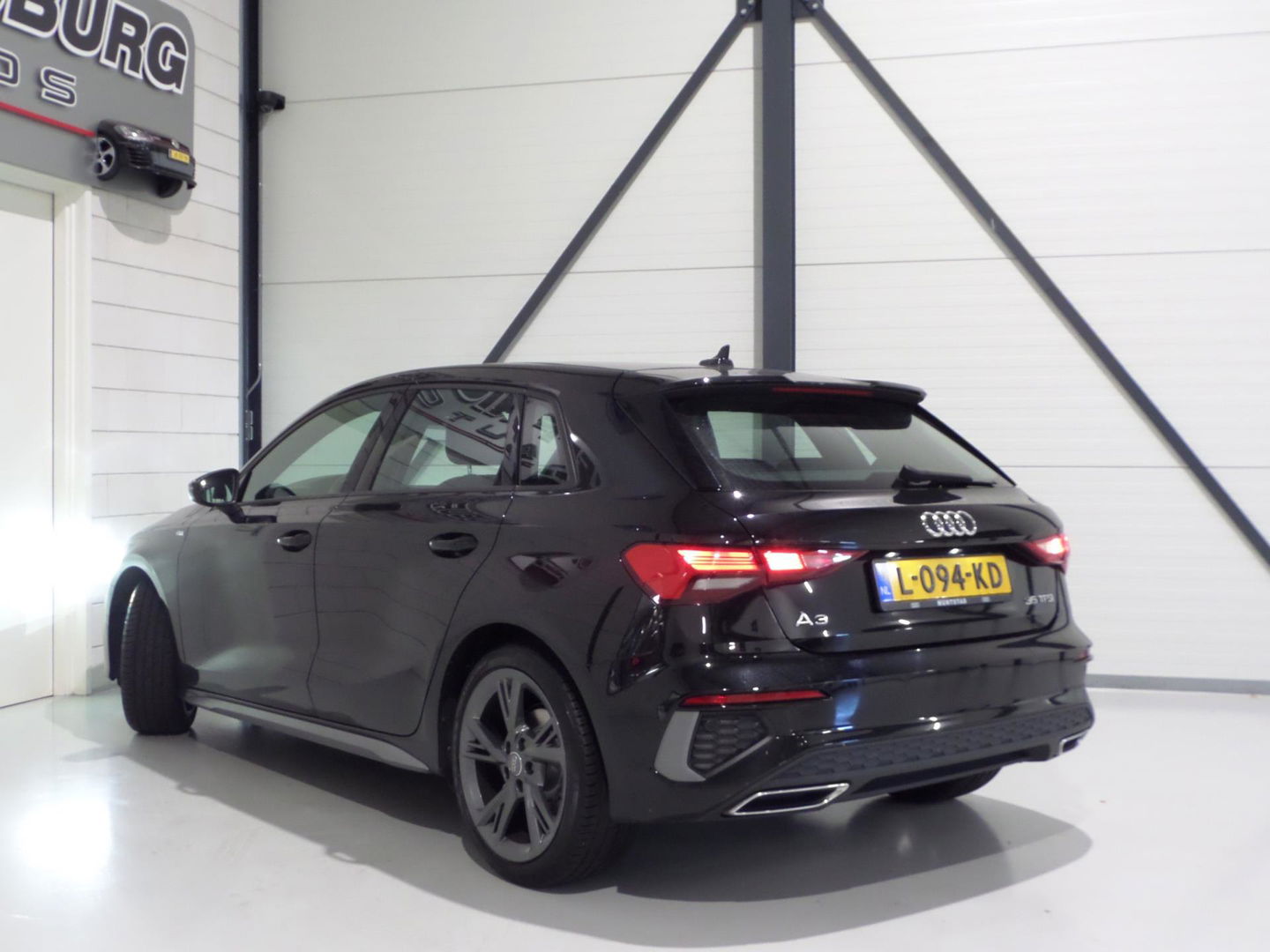 Audi A3 Sportback 35 TFSI 150PK S-Line edition "Automaat" Carplay Stoelverwarming Virtual Adaptive-cruise Elektrische-achterklep