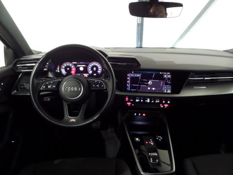 Audi A3 Sportback 35 TFSI 150PK S-Line edition "Automaat" Carplay Stoelverwarming Virtual Adaptive-cruise Elektrische-achterklep