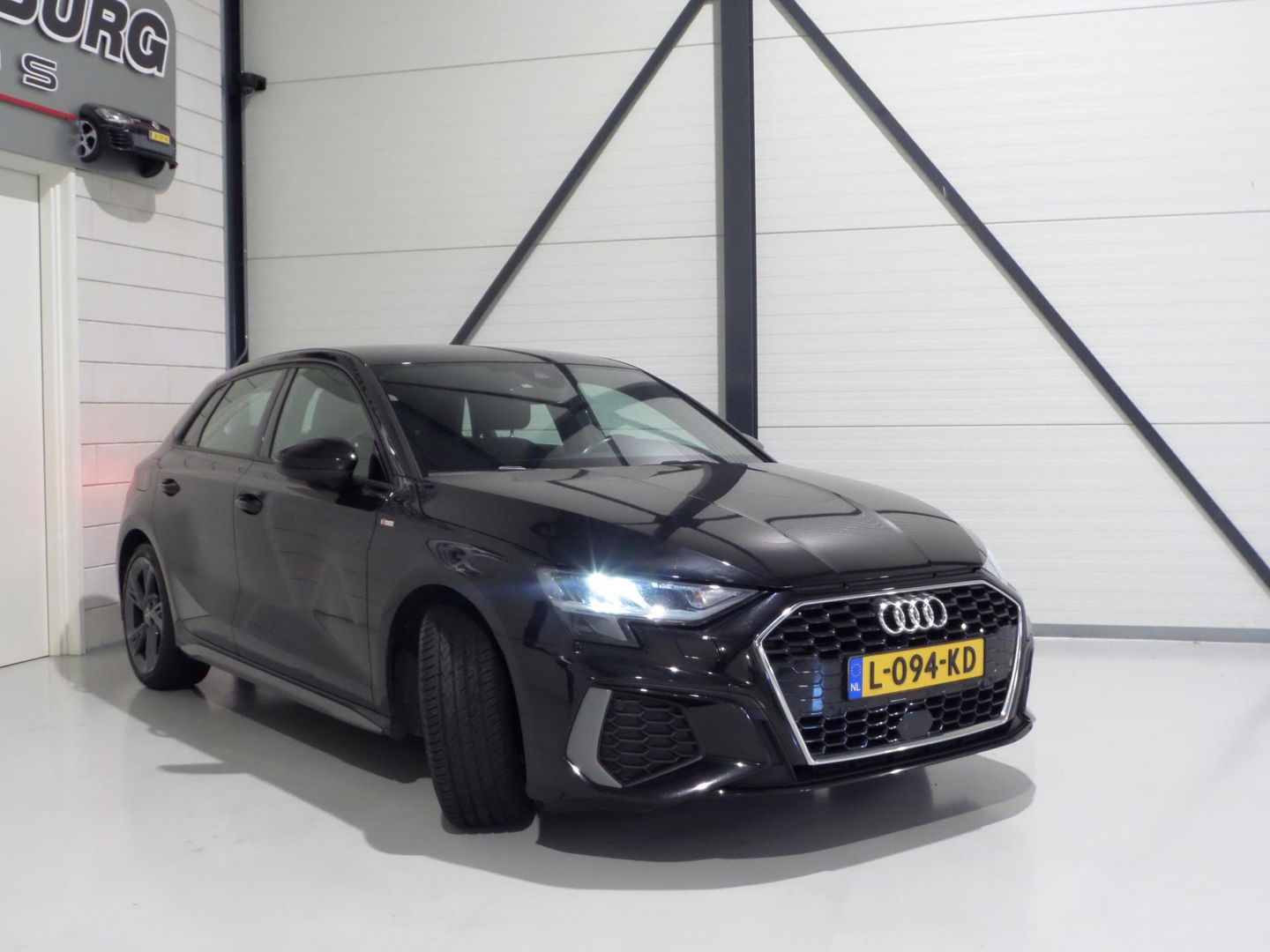 Audi A3 Sportback 35 TFSI 150PK S-Line edition "Automaat" Carplay Stoelverwarming Virtual Adaptive-cruise Elektrische-achterklep