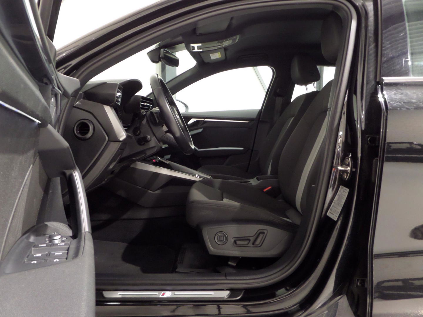 Audi A3 Sportback 35 TFSI 150PK S-Line edition "Automaat" Carplay Stoelverwarming Virtual Adaptive-cruise Elektrische-achterklep