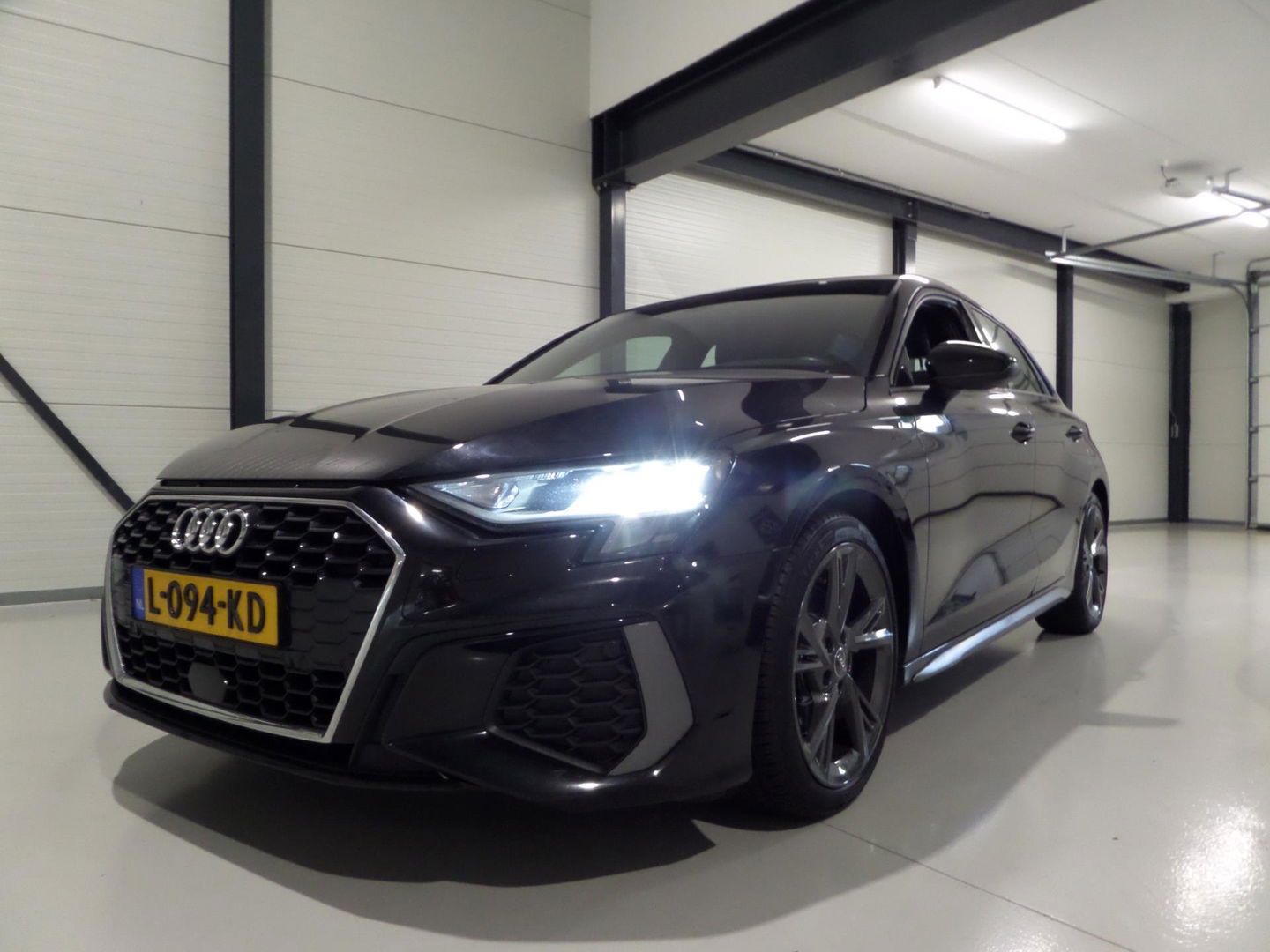 Audi A3 Sportback 35 TFSI 150PK S-Line edition "Automaat" Carplay Stoelverwarming Virtual Adaptive-cruise Elektrische-achterklep