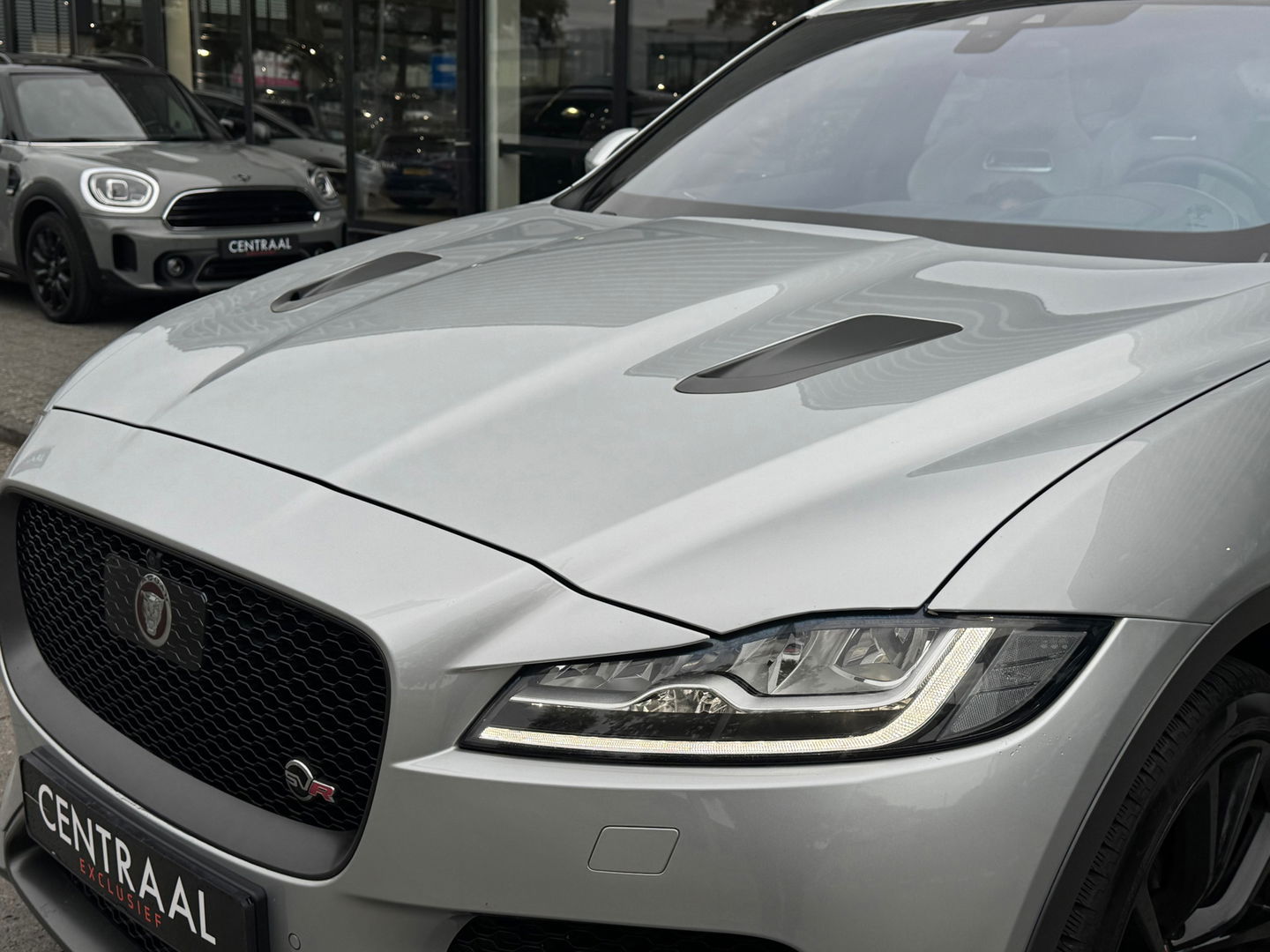Jaguar F-Pace SVR 5.0 V8 AWD 550PK|Pano|Carbon|Meridian|Head-Up|Memory|ACC|360Camera|Carplay|Keyless|Leder