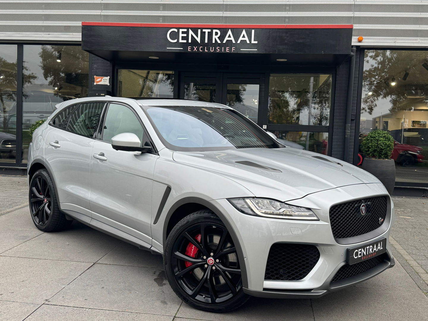 Jaguar F-Pace SVR 5.0 V8 AWD 550PK|Pano|Carbon|Meridian|Head-Up|Memory|ACC|360Camera|Carplay|Keyless|Leder
