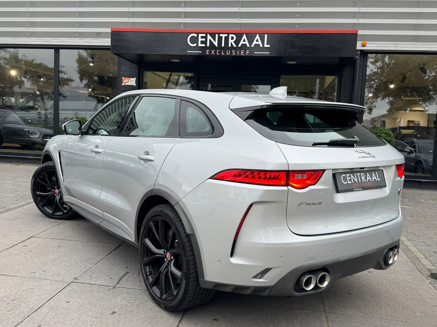 Jaguar F-Pace SVR 5.0 V8 AWD 550PK|Pano|Carbon|Meridian|Head-Up|Memory|ACC|360Camera|Carplay|Keyless|Leder