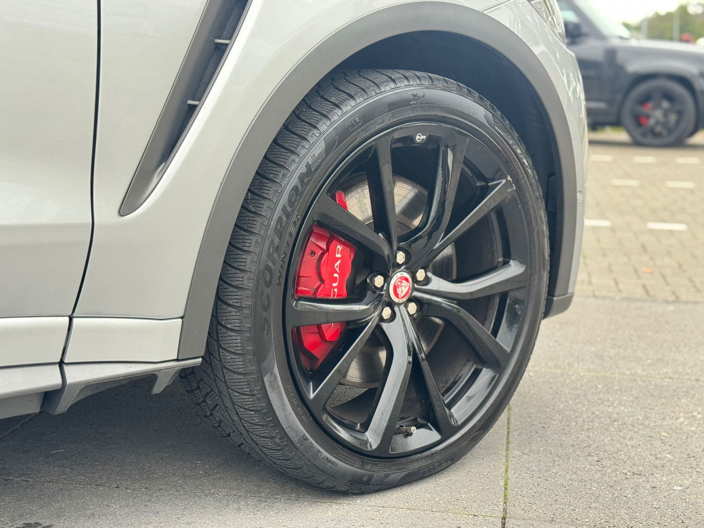 Jaguar F-Pace SVR 5.0 V8 AWD 550PK|Pano|Carbon|Meridian|Head-Up|Memory|ACC|360Camera|Carplay|Keyless|Leder