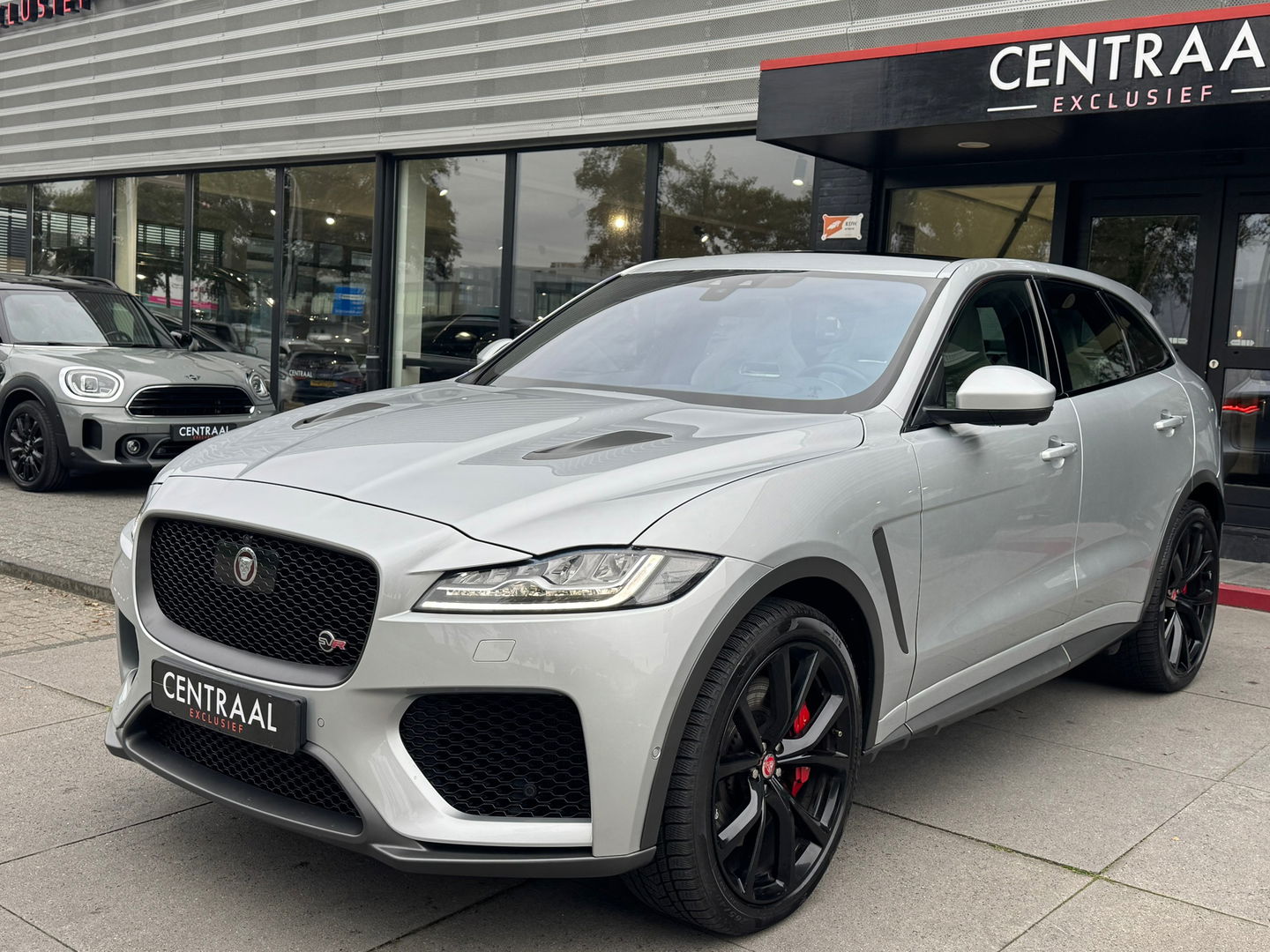 Jaguar F-Pace SVR 5.0 V8 AWD 550PK|Pano|Carbon|Meridian|Head-Up|Memory|ACC|360Camera|Carplay|Keyless|Leder