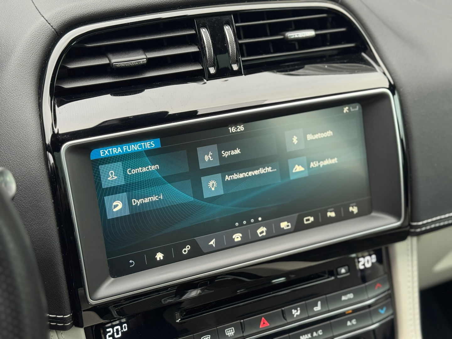 Jaguar F-Pace SVR 5.0 V8 AWD 550PK|Pano|Carbon|Meridian|Head-Up|Memory|ACC|360Camera|Carplay|Keyless|Leder
