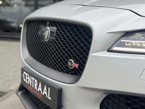 Jaguar F-Pace SVR 5.0 V8 AWD 550PK|Pano|Carbon|Meridian|Head-Up|Memory|ACC|360Camera|Carplay|Keyless|Leder