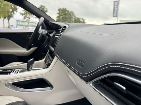 Jaguar F-Pace SVR 5.0 V8 AWD 550PK|Pano|Carbon|Meridian|Head-Up|Memory|ACC|360Camera|Carplay|Keyless|Leder