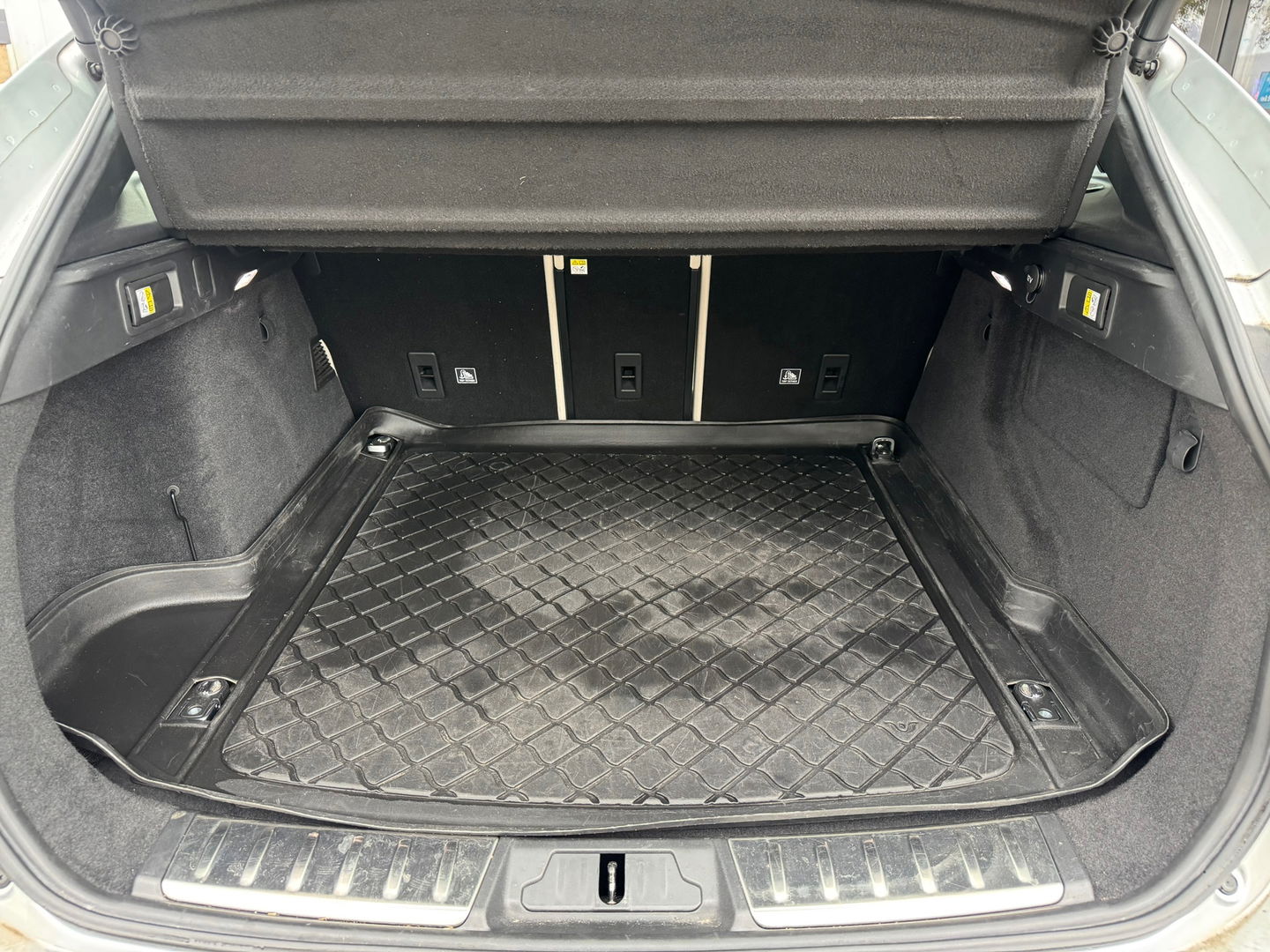 Jaguar F-Pace SVR 5.0 V8 AWD 550PK|Pano|Carbon|Meridian|Head-Up|Memory|ACC|360Camera|Carplay|Keyless|Leder