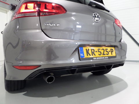 Volkswagen Golf 1.2 TSI Highline Edition R "2X R-line" Adaptive-Cruise Navigatie Bluetooth Parkeersensoren Dealer-onderhouden