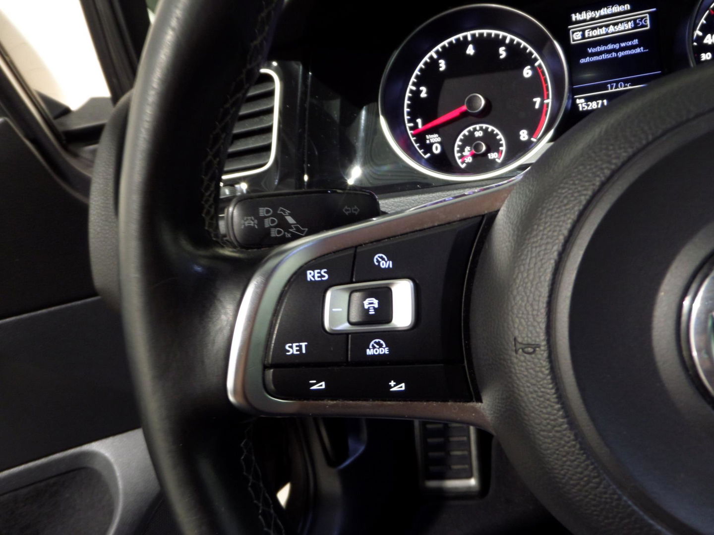 Volkswagen Golf 1.2 TSI Highline Edition R "2X R-line" Adaptive-Cruise Navigatie Bluetooth Parkeersensoren Dealer-onderhouden