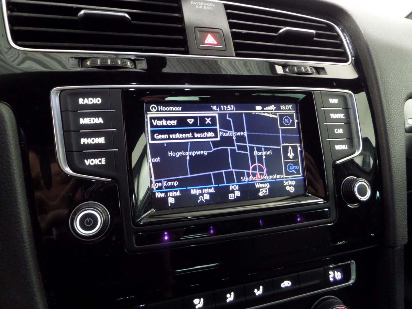 Volkswagen Golf 1.2 TSI Highline Edition R "2X R-line" Adaptive-Cruise Navigatie Bluetooth Parkeersensoren Dealer-onderhouden