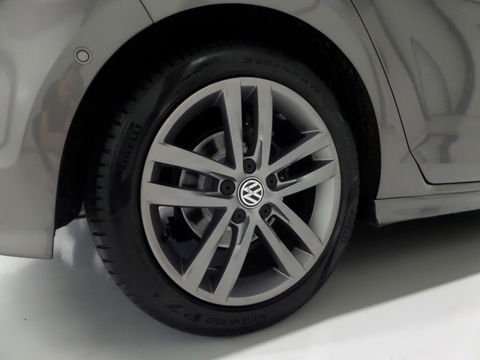 Volkswagen Golf 1.2 TSI Highline Edition R "2X R-line" Adaptive-Cruise Navigatie Bluetooth Parkeersensoren Dealer-onderhouden