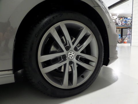 Volkswagen Golf 1.2 TSI Highline Edition R "2X R-line" Adaptive-Cruise Navigatie Bluetooth Parkeersensoren Dealer-onderhouden