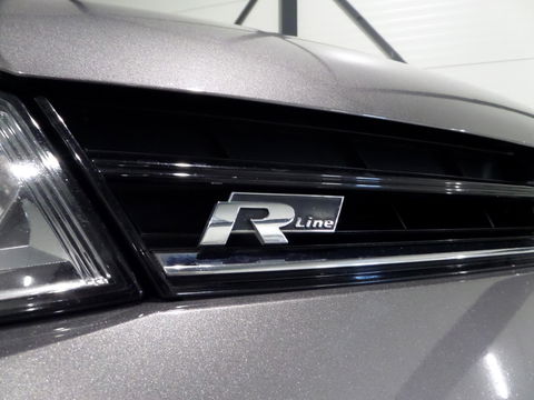 Volkswagen Golf 1.2 TSI Highline Edition R "2X R-line" Adaptive-Cruise Navigatie Bluetooth Parkeersensoren Dealer-onderhouden