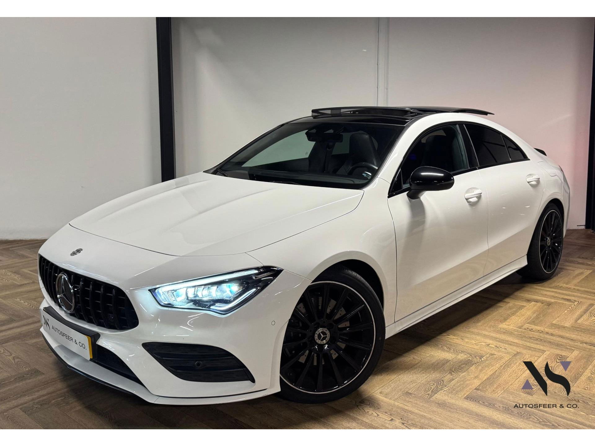 Mercedes-Benz CLA-Klasse 200 Advantage AMG PANO BLINDSPOT