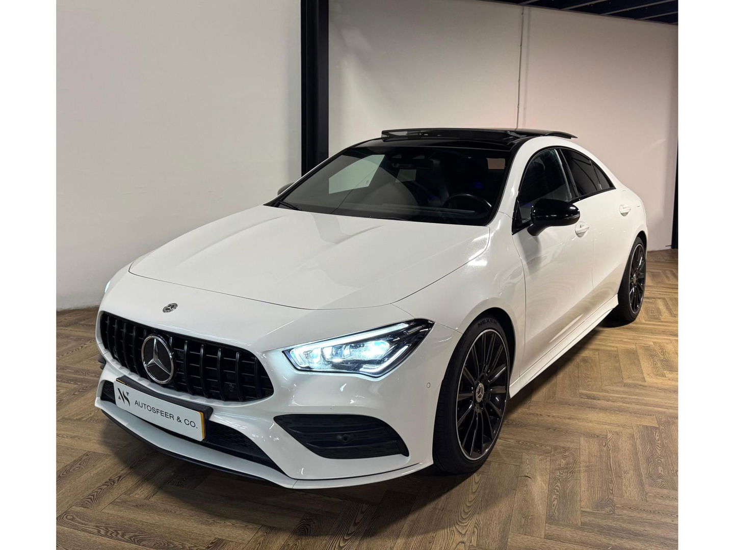 Mercedes-Benz CLA-Klasse 200 Advantage AMG PANO BLINDSPOT