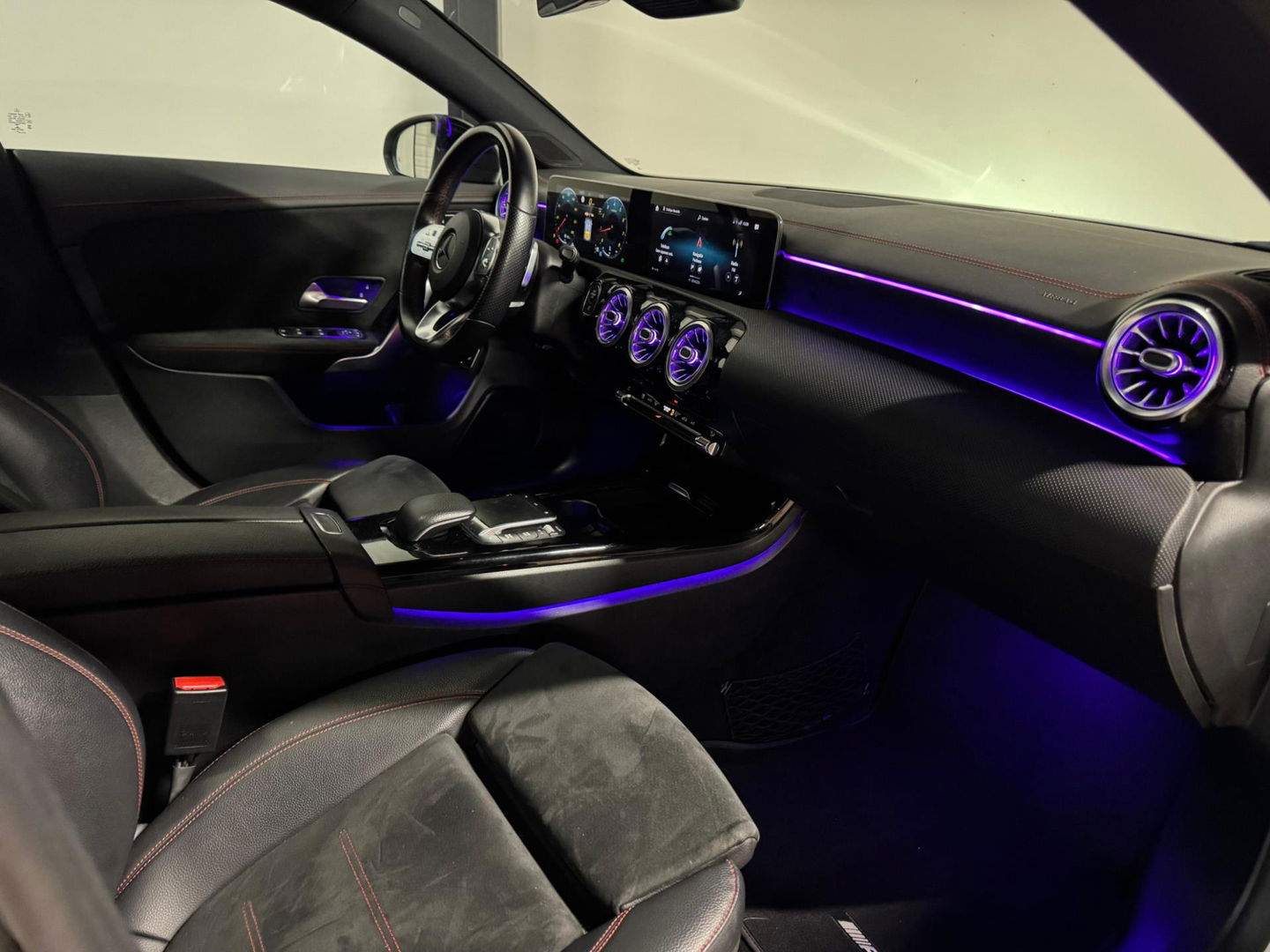 Mercedes-Benz CLA-Klasse 200 Advantage AMG PANO BLINDSPOT