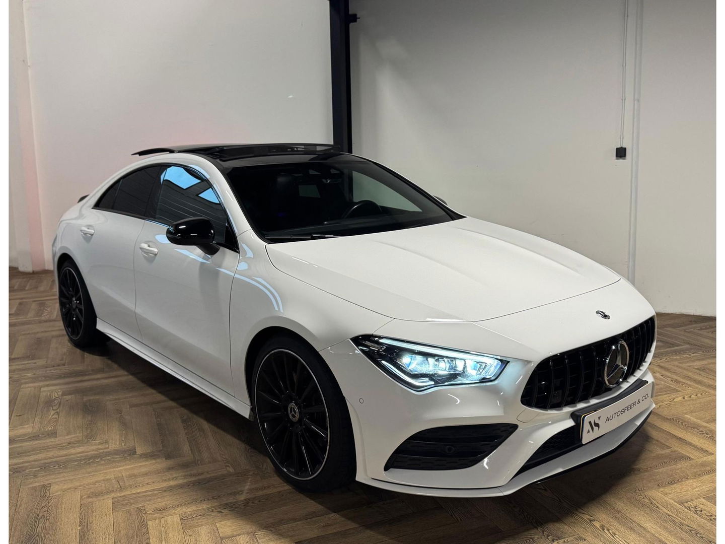 Mercedes-Benz CLA-Klasse 200 Advantage AMG PANO BLINDSPOT