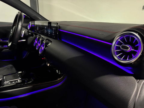Mercedes-Benz CLA-Klasse 200 Advantage AMG PANO BLINDSPOT