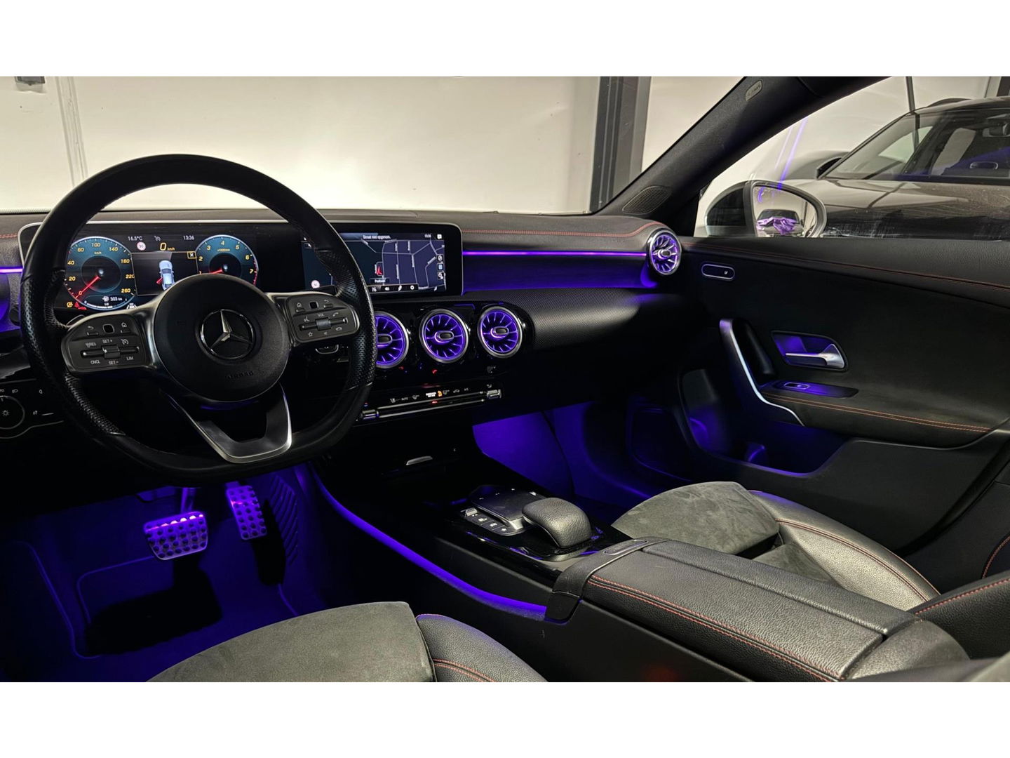 Mercedes-Benz CLA-Klasse 200 Advantage AMG PANO BLINDSPOT