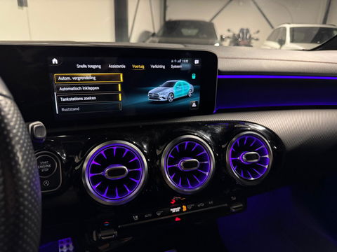 Mercedes-Benz CLA-Klasse 200 Advantage AMG PANO BLINDSPOT