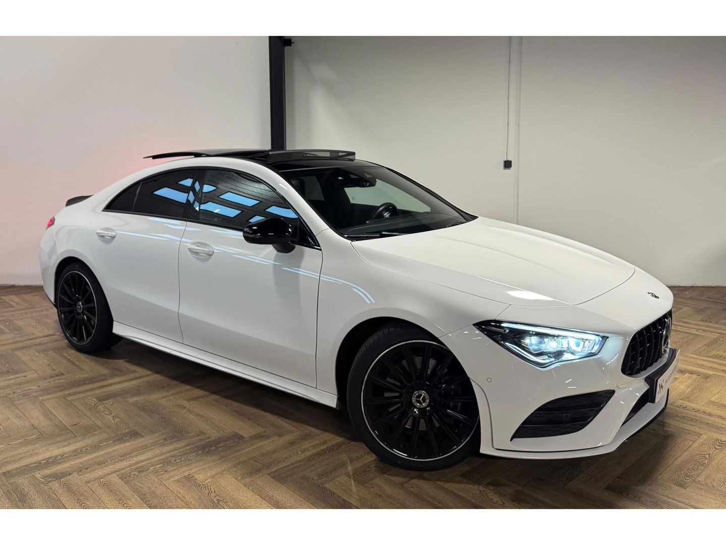 Mercedes-Benz CLA-Klasse 200 Advantage AMG PANO BLINDSPOT