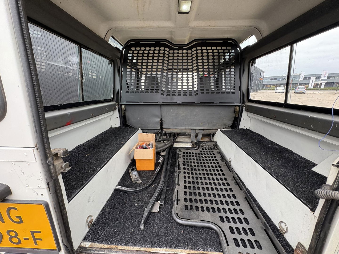 Land Rover Defender 2.5 TD5 110 SAFARI | OMKEUREN 2PERS GRIJS KENTEKEN MOGELIJK | LIER | LUXE STOEL | SNORKEL | DAKTENT FEMKES | RVS UITLAAT | Youngtimer