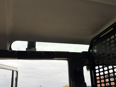 Land Rover Defender 2.5 TD5 110 SAFARI | OMKEUREN 2PERS GRIJS KENTEKEN MOGELIJK | LIER | LUXE STOEL | SNORKEL | DAKTENT FEMKES | RVS UITLAAT | Youngtimer