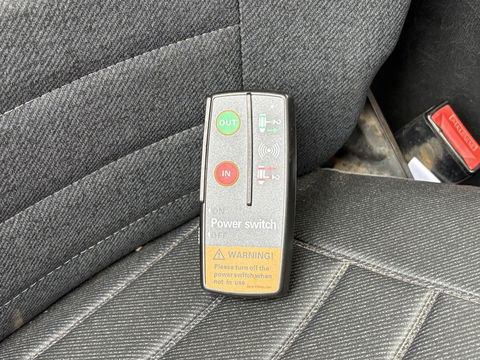 Land Rover Defender 2.5 TD5 110 SAFARI | OMKEUREN 2PERS GRIJS KENTEKEN MOGELIJK | LIER | LUXE STOEL | SNORKEL | DAKTENT FEMKES | RVS UITLAAT | Youngtimer