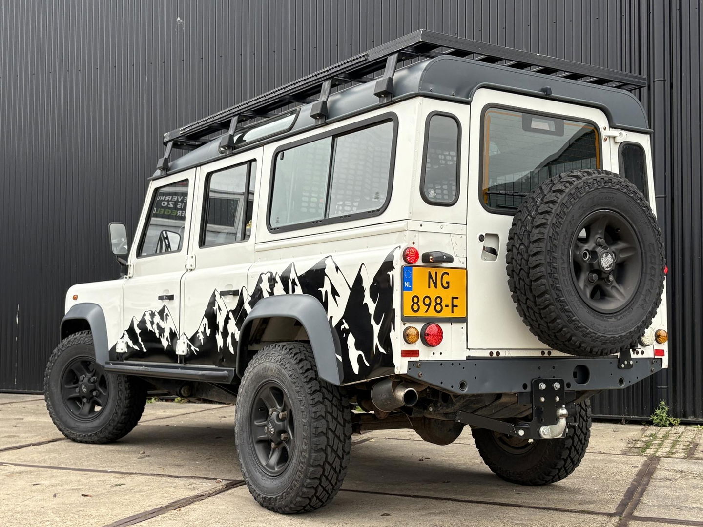 Land Rover Defender 2.5 TD5 110 SAFARI | OMKEUREN 2PERS GRIJS KENTEKEN MOGELIJK | LIER | LUXE STOEL | SNORKEL | DAKTENT FEMKES | RVS UITLAAT | Youngtimer