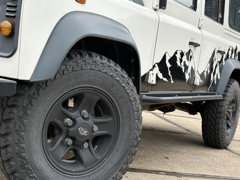 Land Rover Defender 2.5 TD5 110 SAFARI | OMKEUREN 2PERS GRIJS KENTEKEN MOGELIJK | LIER | LUXE STOEL | SNORKEL | DAKTENT FEMKES | RVS UITLAAT | Youngtimer