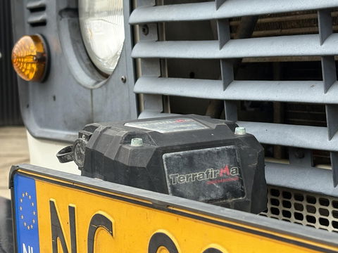 Land Rover Defender 2.5 TD5 110 SAFARI | OMKEUREN 2PERS GRIJS KENTEKEN MOGELIJK | LIER | LUXE STOEL | SNORKEL | DAKTENT FEMKES | RVS UITLAAT | Youngtimer