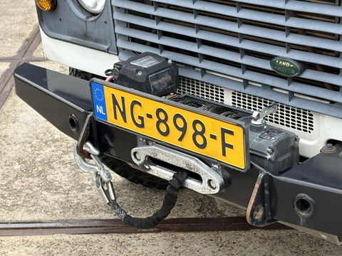Land Rover Defender 2.5 TD5 110 SAFARI | OMKEUREN 2PERS GRIJS KENTEKEN MOGELIJK | LIER | LUXE STOEL | SNORKEL | DAKTENT FEMKES | RVS UITLAAT | Youngtimer