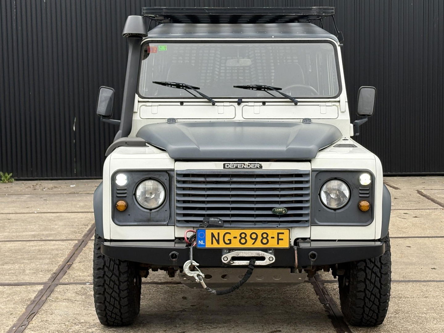 Land Rover Defender 2.5 TD5 110 SAFARI | OMKEUREN 2PERS GRIJS KENTEKEN MOGELIJK | LIER | LUXE STOEL | SNORKEL | DAKTENT FEMKES | RVS UITLAAT | Youngtimer