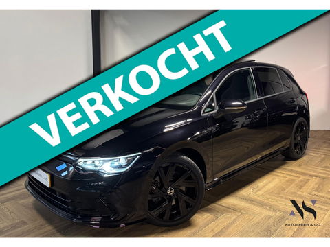 Volkswagen Golf 1.5 eTSI R-Line PANO KEYLESS