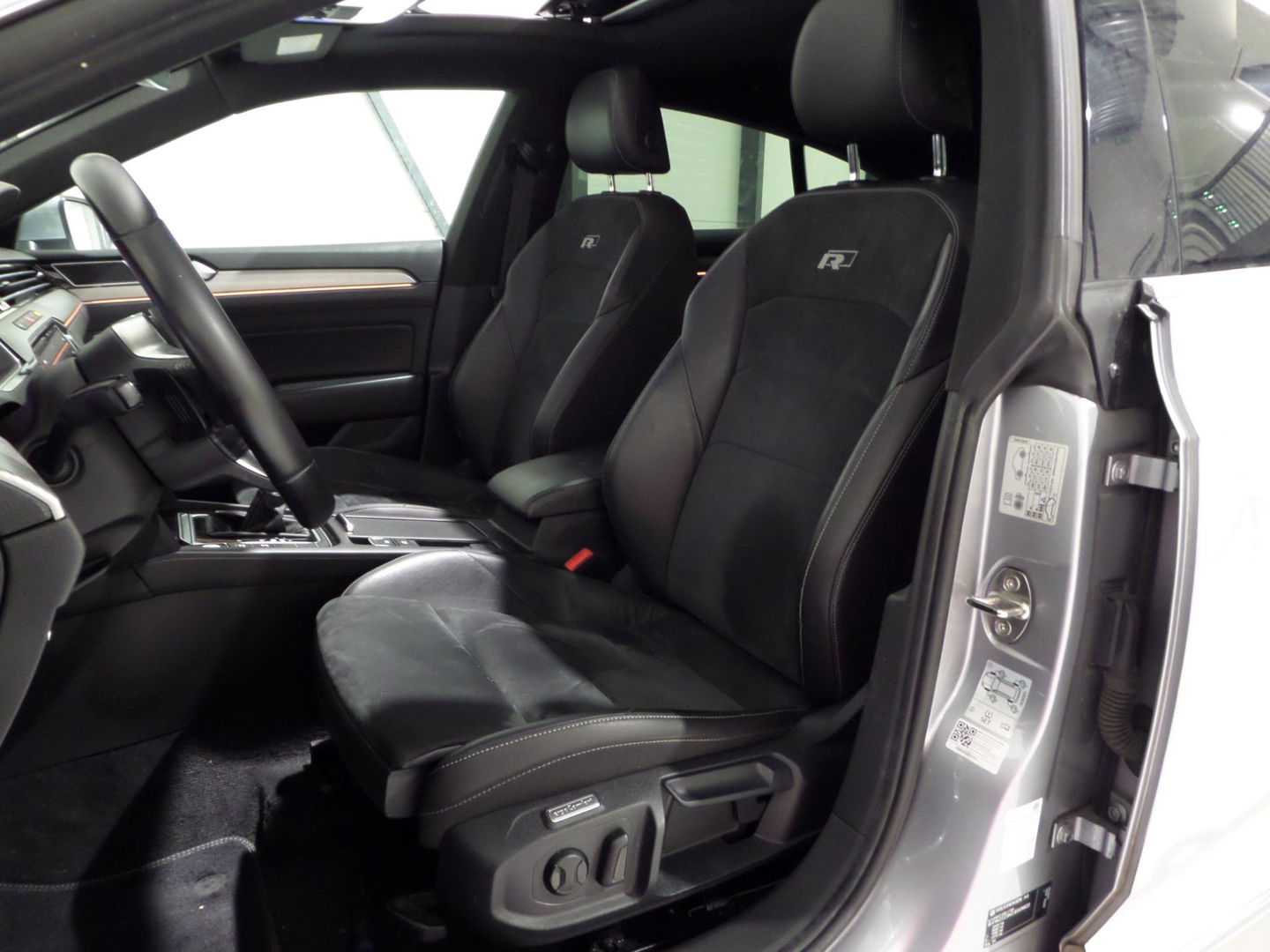 Volkswagen Arteon 1.5 TSI DSG Business R "Origineel NL!" 2X R-Line Pano Virtual Apple-Carplay/Android-Auto Leder/Alcantara Keyless