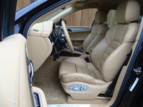 Porsche Macan 3.6 Turbo 400PK / PDLS+ / Exclusive / Sport Chrono *NAP*