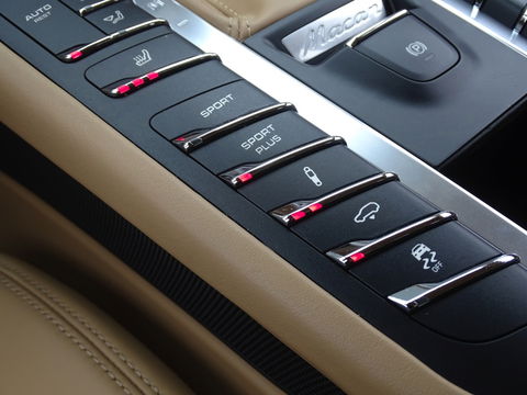 Porsche Macan 3.6 Turbo 400PK / PDLS+ / Exclusive / Sport Chrono *NAP*