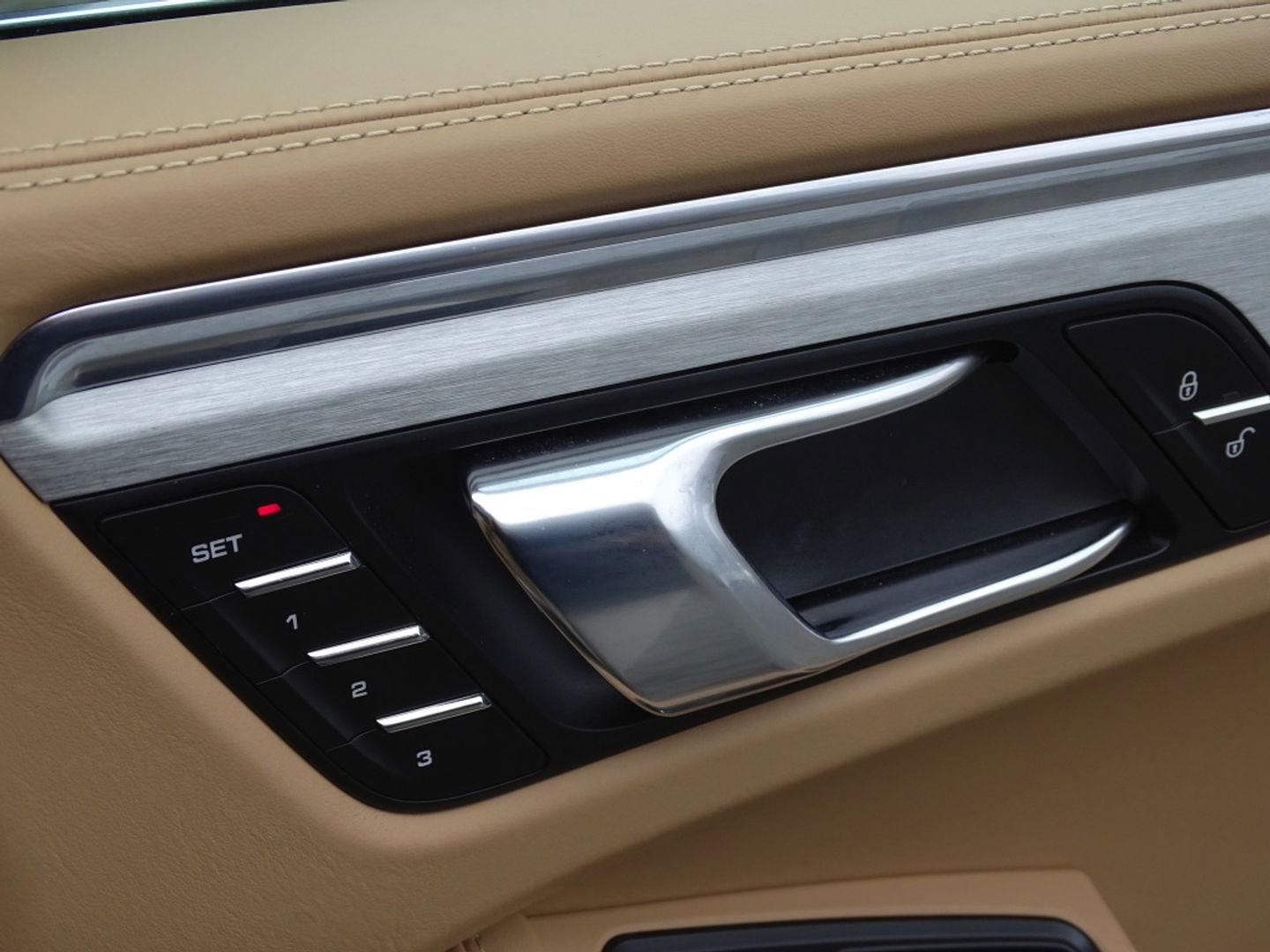 Porsche Macan 3.6 Turbo 400PK / PDLS+ / Exclusive / Sport Chrono *NAP*