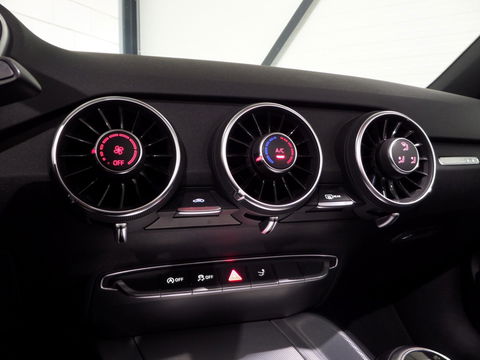 Audi TT Roadster 1.8 TFSI S-Line Open Days Stoelverwarming Virtual 19"RS-velgen Bang&Olufsen Apple-Carplay Xenon-LED Koplampen