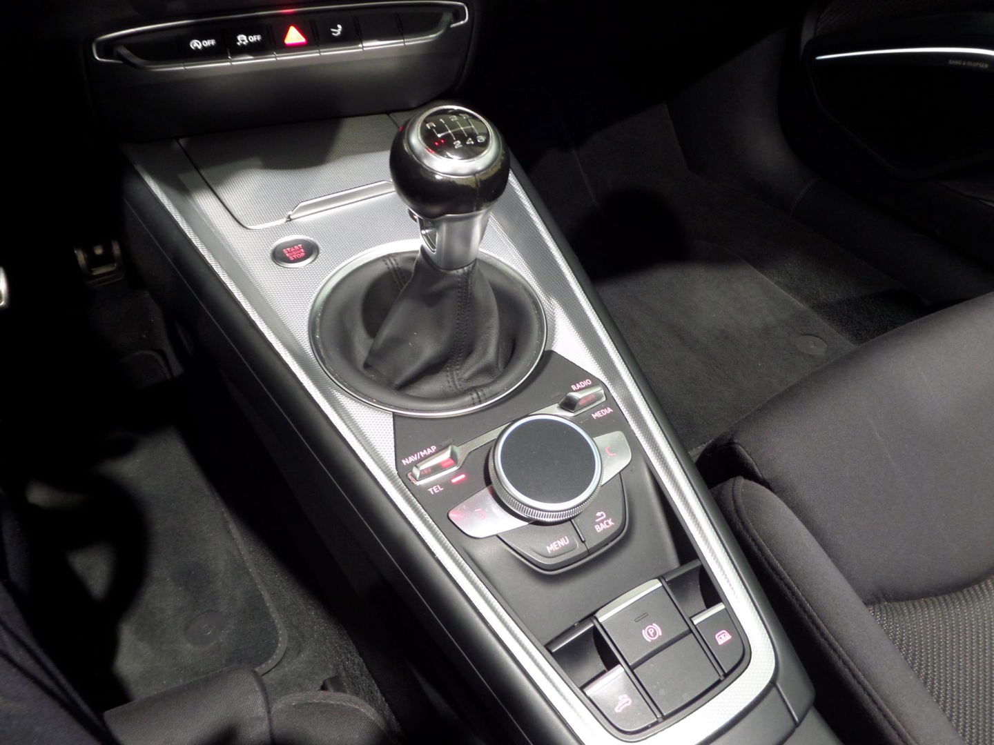Audi TT Roadster 1.8 TFSI S-Line Open Days Stoelverwarming Virtual 19"RS-velgen Bang&Olufsen Apple-Carplay Xenon-LED Koplampen