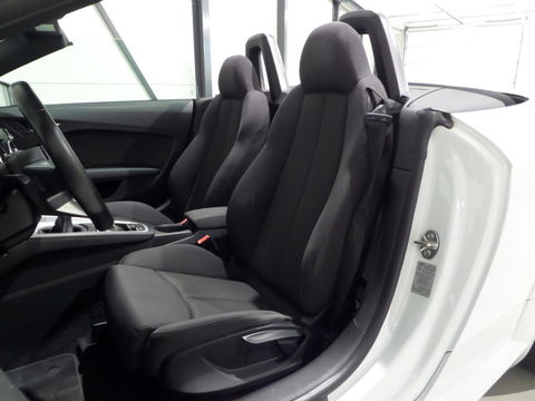 Audi TT Roadster 1.8 TFSI S-Line Open Days Stoelverwarming Virtual 19"RS-velgen Bang&Olufsen Apple-Carplay Xenon-LED Koplampen
