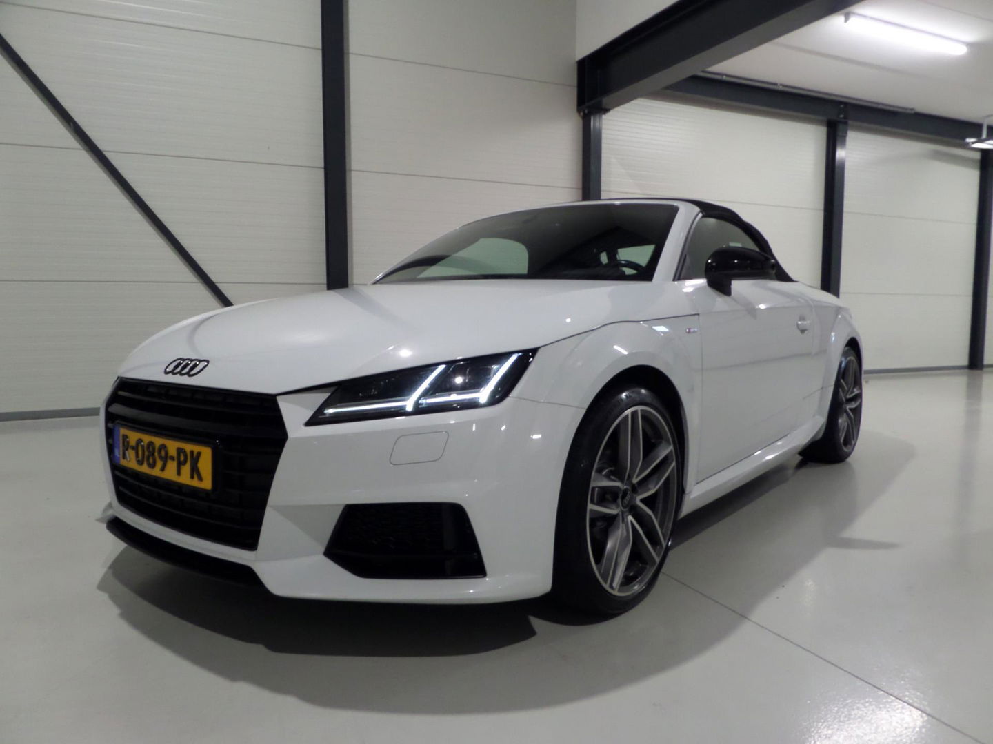 Audi TT Roadster 1.8 TFSI S-Line Open Days Stoelverwarming Virtual 19"RS-velgen Bang&Olufsen Apple-Carplay Xenon-LED Koplampen